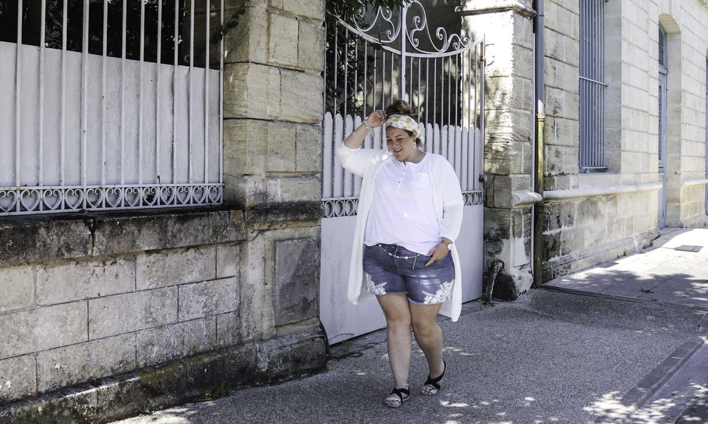 happy size, thebiggerblog, Josine Wille, plussize fashion blog, plussize fashion, betaalbare mode, goedkope grote maten kleding, Sara Lindholm, angel of style, webshop plussize. fashion blog, 2020, zomerkleding maat 48, zomerkleding maat 50, korte broek maat 50, shorts size 22, plussize shorts, plussize denim shorts, plussize jeans, grote maten spijkerbroek, spijkerbroek met kant, jeans with lace, white lace, wit kant, parels op jeans, jeans met parels, jeans with pearls, denim and white, jeans en wit, zuid Frankrijk, Hourtin, tulum, noordwijk,